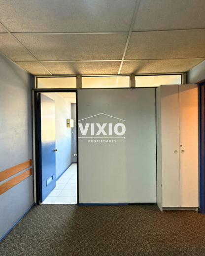 Oficina En Arriendo Maipu Pajaritos con estacionamiento