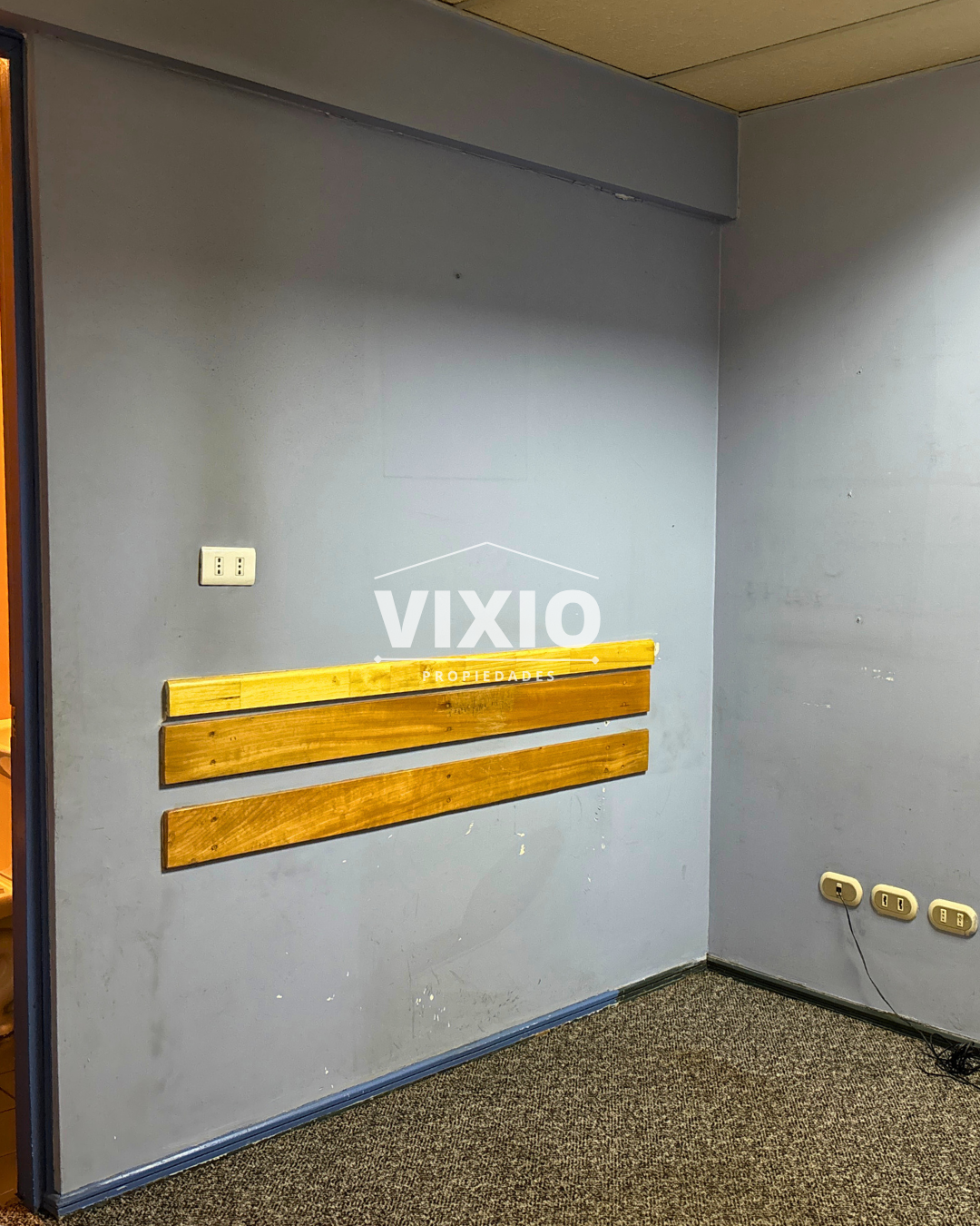 Oficina En Arriendo Maipu Pajaritos con estacionamiento