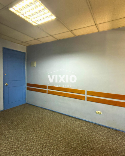 Oficina En Arriendo Maipu Pajaritos con estacionamiento