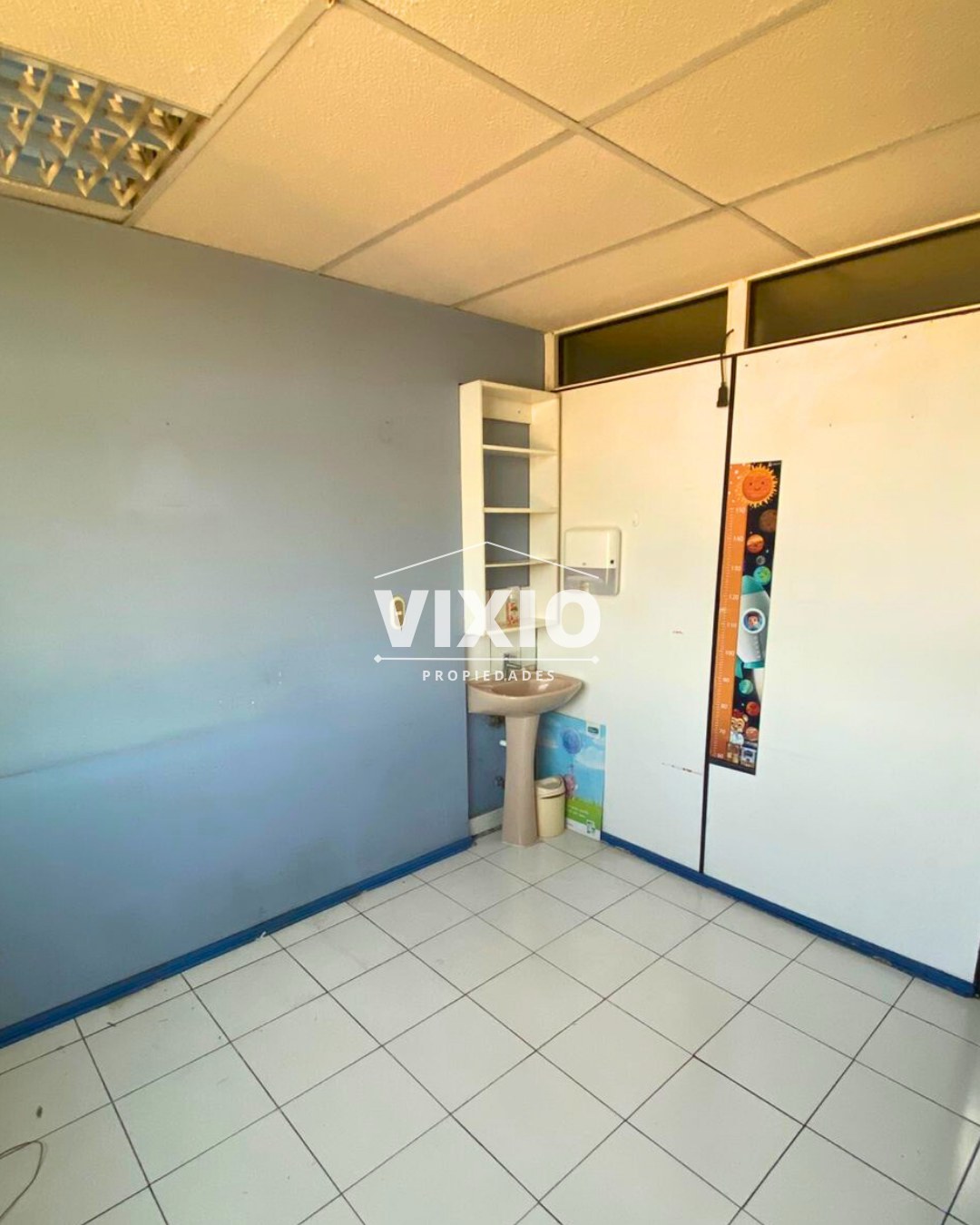 Oficina En Arriendo Maipu Pajaritos con estacionamiento