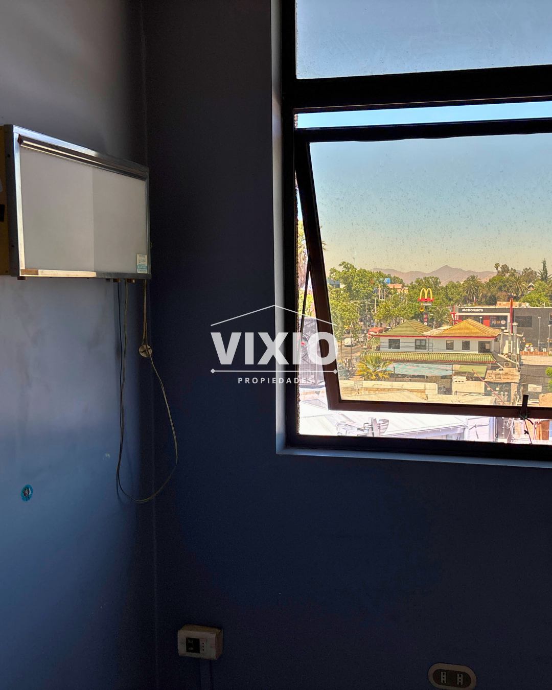 Oficina En Arriendo Maipu Pajaritos con estacionamiento