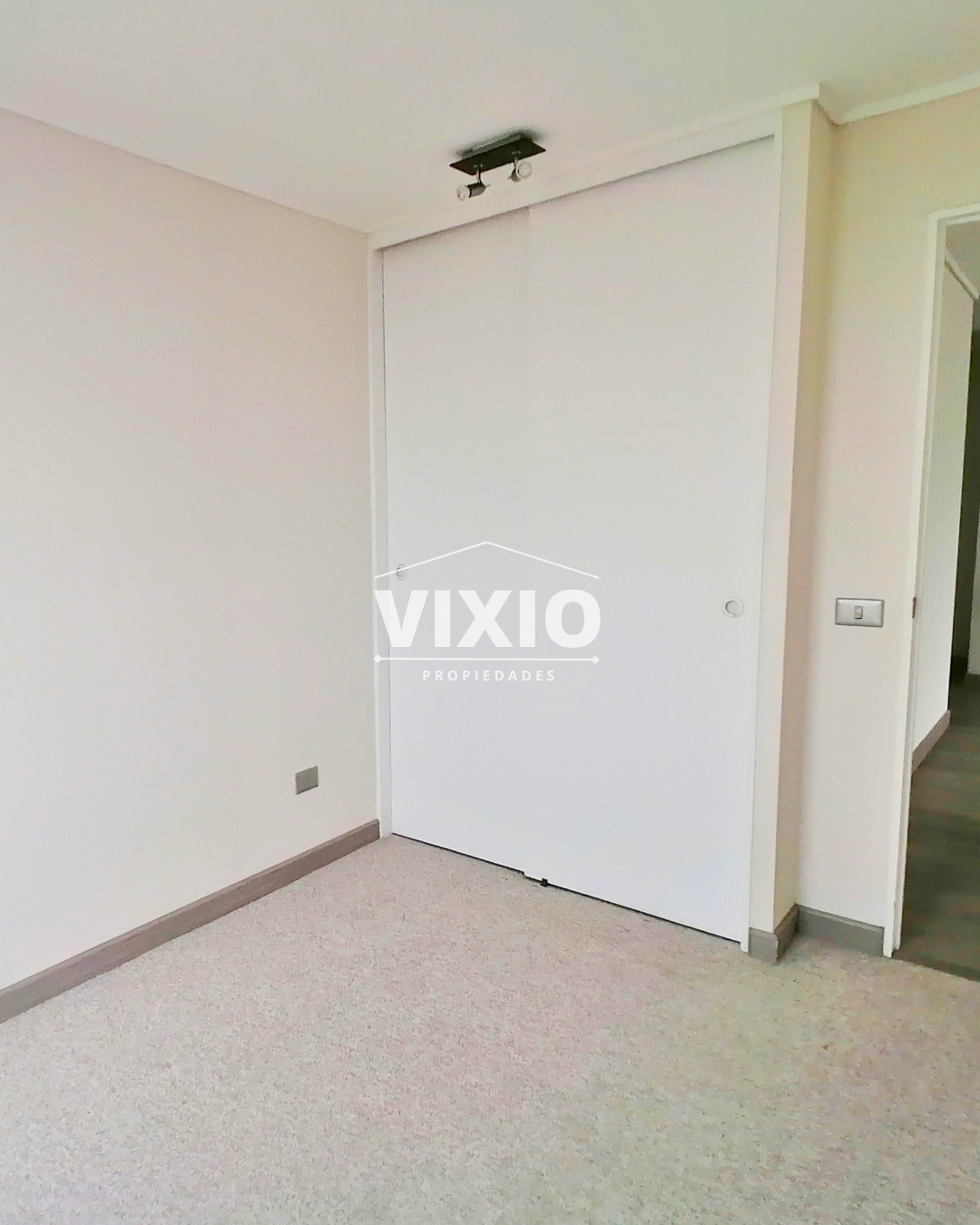 Arriendo Frente A Metro Departamento 3 Dormitorios Y Parking