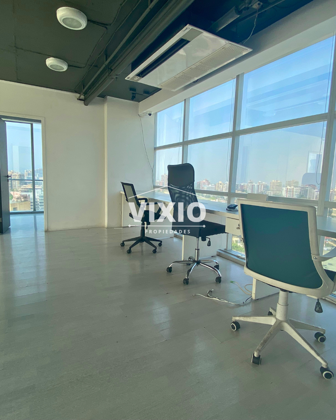 Arriendo Oficina Duplex Con Gran Terraza 5 Privados Y Planta Abierta