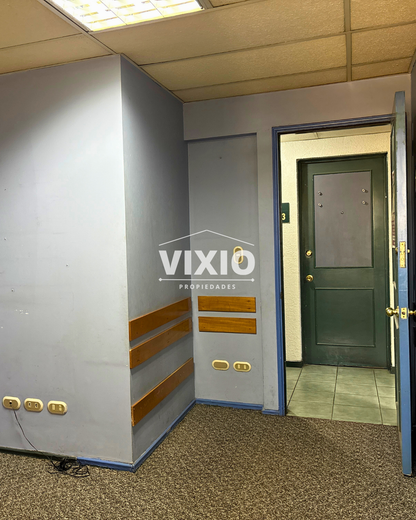 Oficina En Arriendo Maipu Pajaritos con estacionamiento