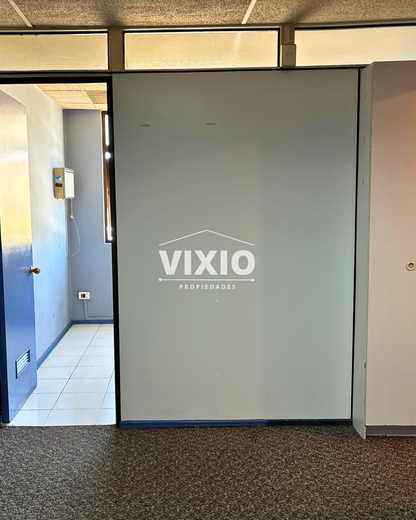 Oficina En Arriendo Maipu Pajaritos con estacionamiento