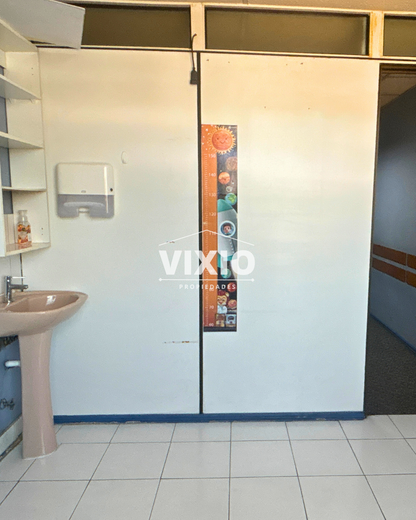 Oficina En Arriendo Maipu Pajaritos con estacionamiento