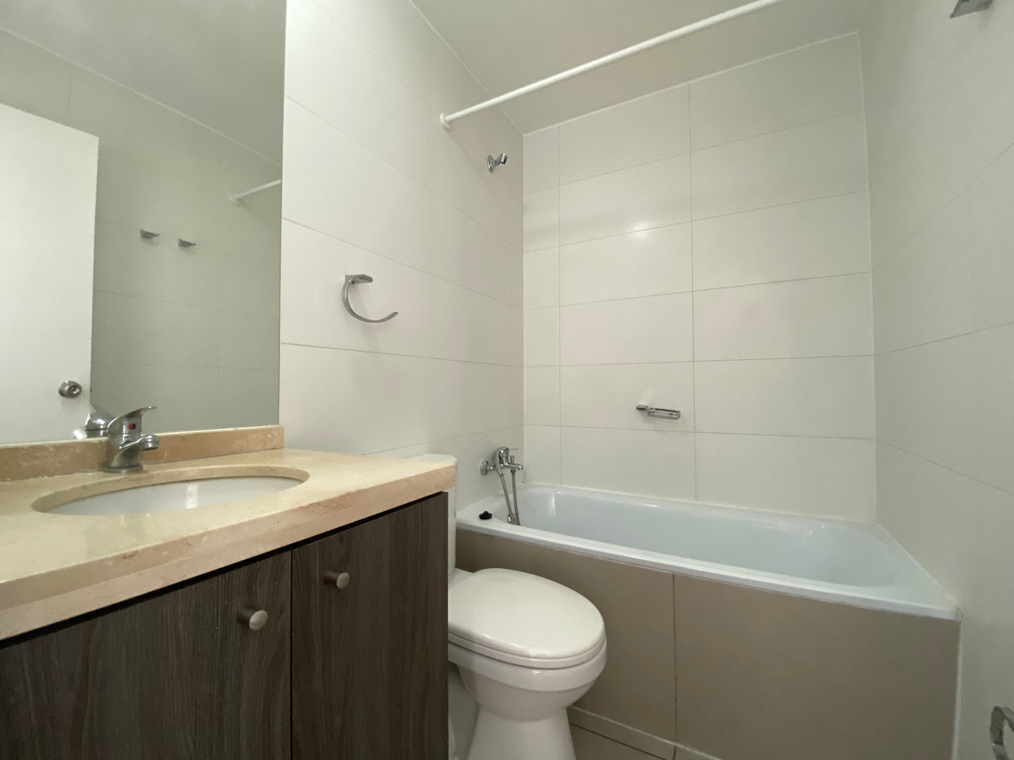 Arriendo San Joaquin Macul 2 Dormitorios Y Estacionamiento