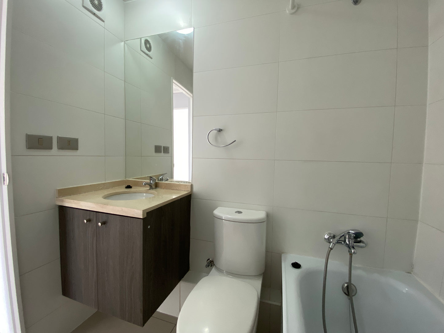 Arriendo San Joaquin Macul 2 Dormitorios Y Estacionamiento